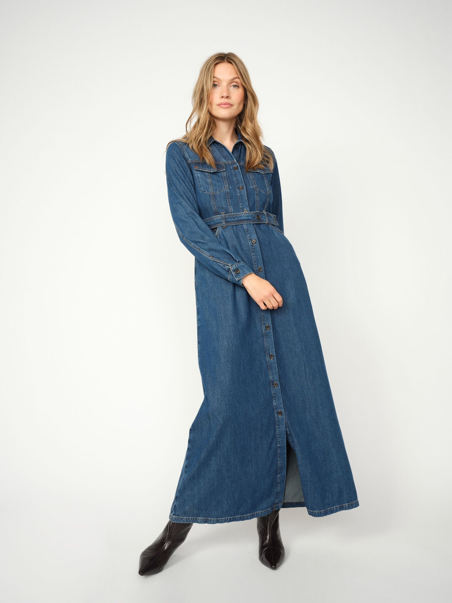 Modelshot / Blue / Detail